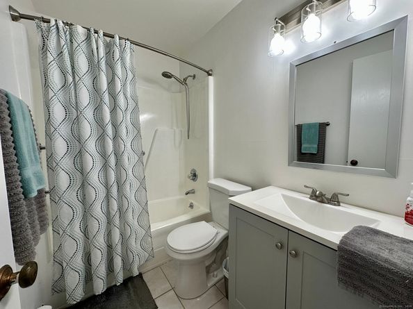 17 Teresa Place 17, Bridgeport CT 06606