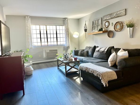 17 Teresa Place 17, Bridgeport CT 06606