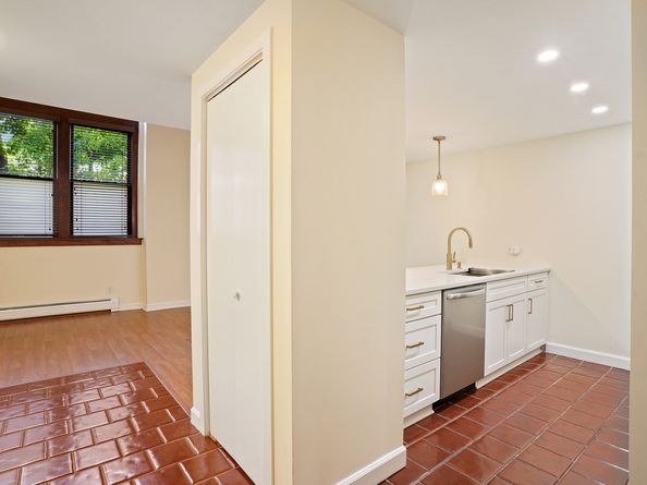 32 Pine Street APT 9, Norwalk CT 06854