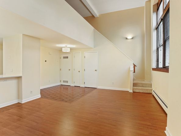 32 Pine Street APT 9, Norwalk CT 06854