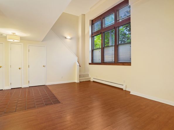 32 Pine Street APT 9, Norwalk CT 06854