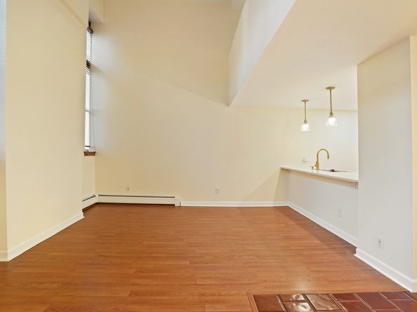 32 Pine Street APT 9, Norwalk CT 06854