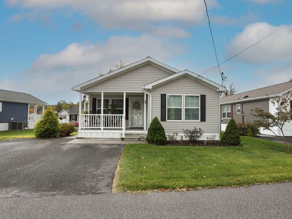 31 Greenlawn Drive, Danbury CT 06810