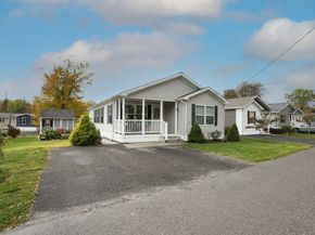 31 Greenlawn Drive, Danbury CT 06810