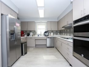 31 Greenlawn Drive, Danbury CT 06810