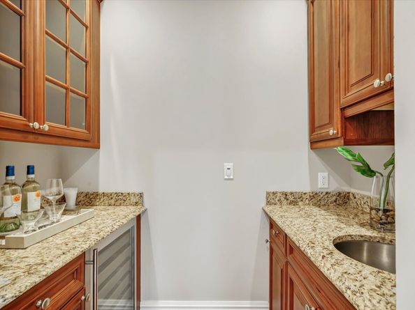 139 Jelliff Mill Road, New Canaan CT 06840