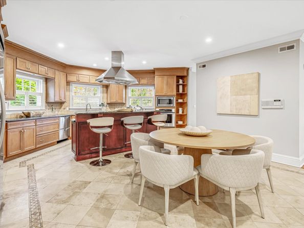 139 Jelliff Mill Road, New Canaan CT 06840