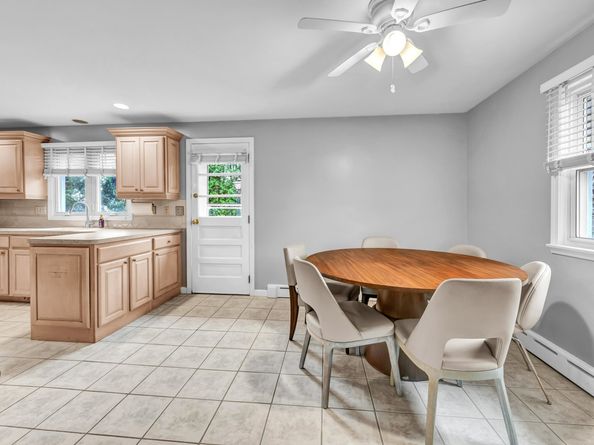 735 Chickadee Lane, Stratford CT 06614