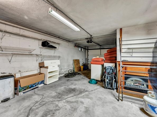 735 Chickadee Lane, Stratford CT 06614