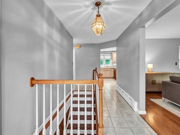 735 Chickadee Lane, Stratford CT 06614