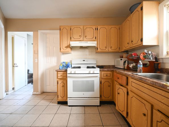 277 Helen Street, Bridgeport CT 06608