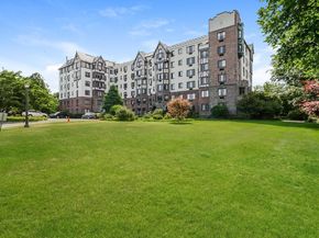 47 Lafayette Place APT 6J, Greenwich CT 06830