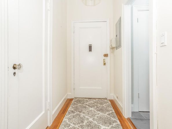 47 Lafayette Place APT 6J, Greenwich CT 06830