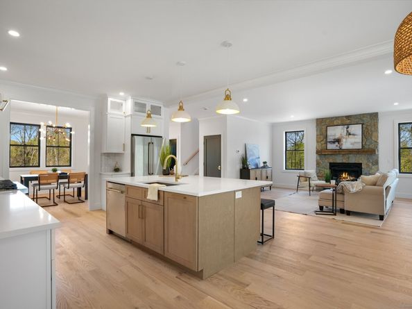 1 Pinecrest Lane, New Fairfield CT 06812