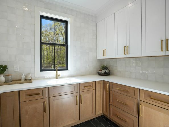 1 Pinecrest Lane, New Fairfield CT 06812