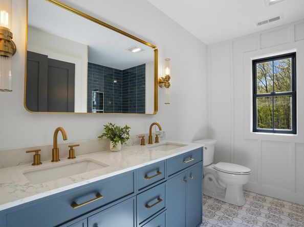 1 Pinecrest Lane, New Fairfield CT 06812