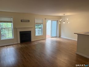 805 Sienna Drive 805, Danbury CT 06810