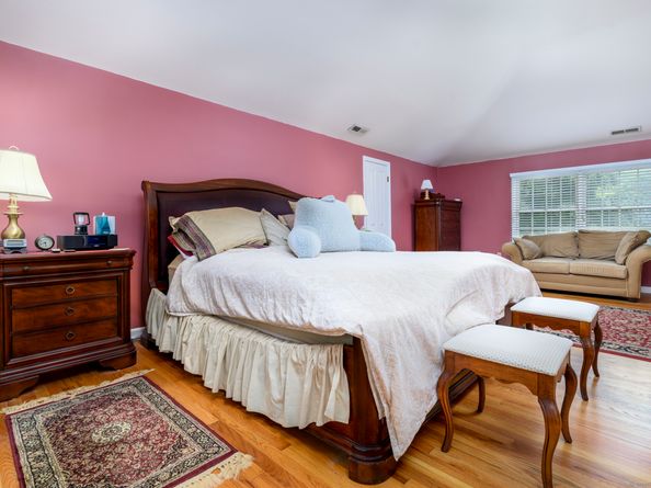 19 Thornwood Road, Stamford CT 06903