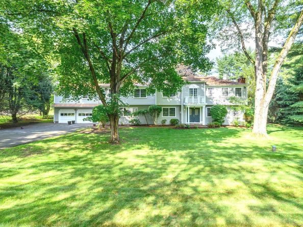 19 Thornwood Road, Stamford CT 06903