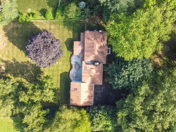 19 Thornwood Road, Stamford CT 06903