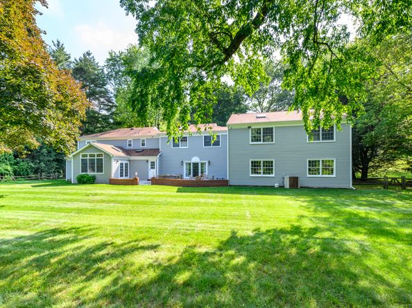 19 Thornwood Road, Stamford CT 06903