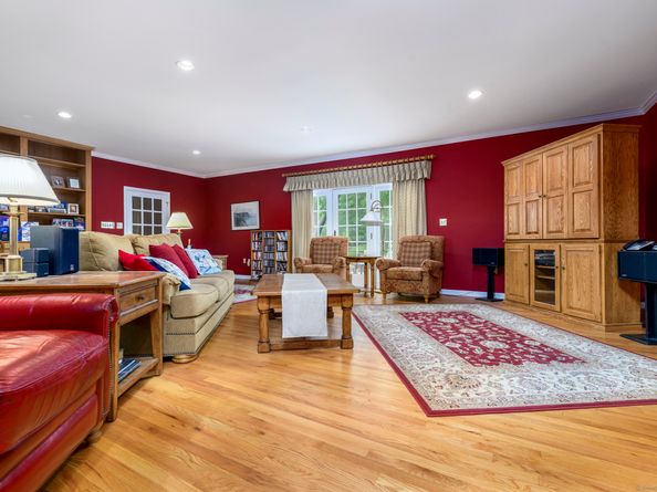 19 Thornwood Road, Stamford CT 06903