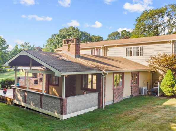42 Captains Walk, Trumbull CT 06611