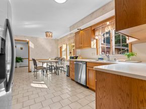 42 Captains Walk, Trumbull CT 06611
