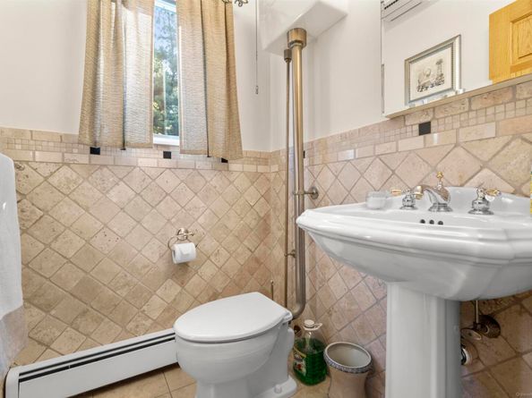 42 Captains Walk, Trumbull CT 06611