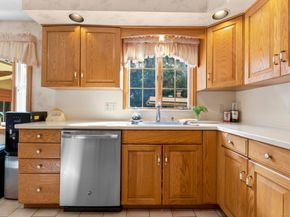 42 Captains Walk, Trumbull CT 06611