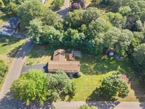 42 Captains Walk, Trumbull CT 06611