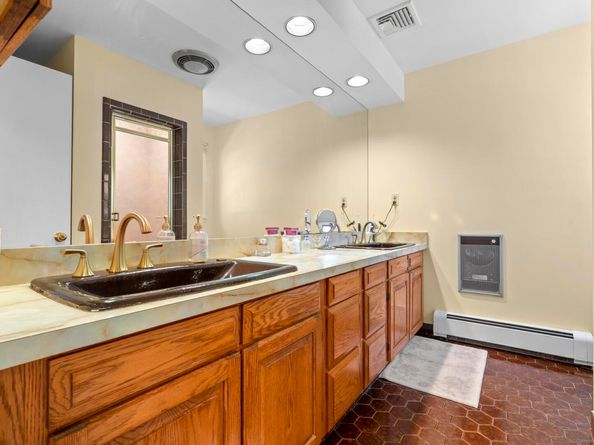 42 Captains Walk, Trumbull CT 06611