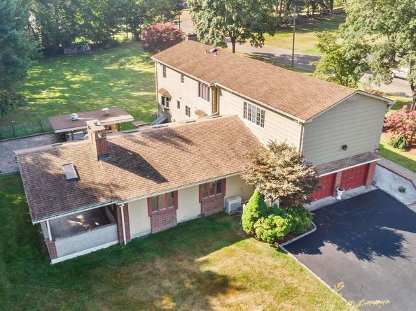 42 Captains Walk, Trumbull CT 06611