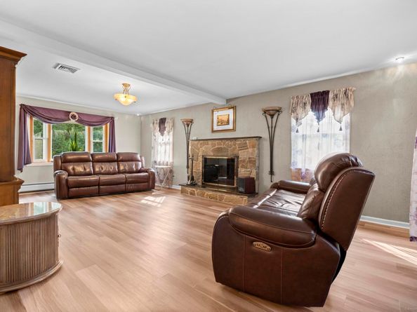 42 Captains Walk, Trumbull CT 06611