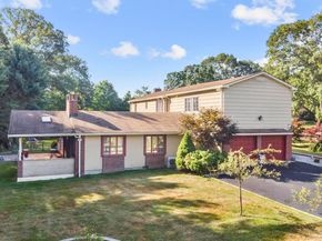 42 Captains Walk, Trumbull CT 06611
