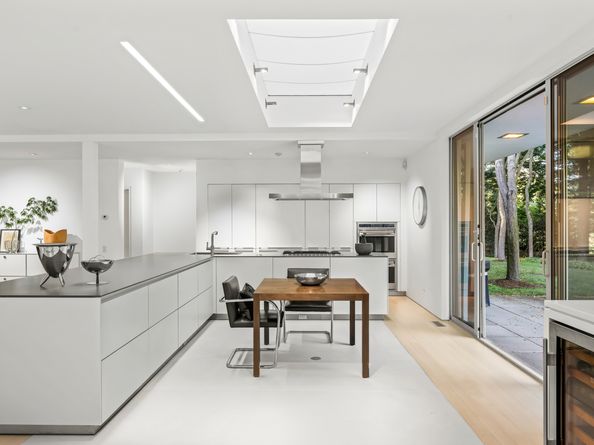 565 Oenoke Ridge, New Canaan CT 06840