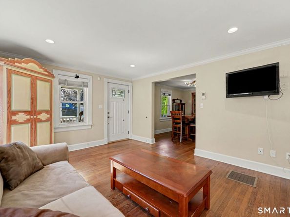 215 Knickerbocker Avenue, Stamford CT 06907