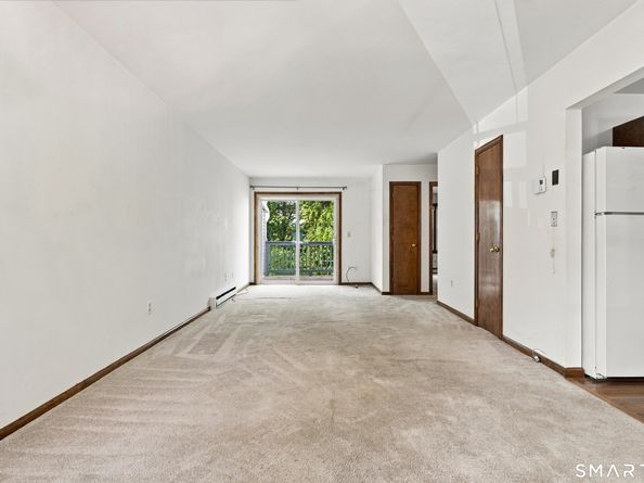 19 Hidden Knolls Circle 19, Monroe CT 06468