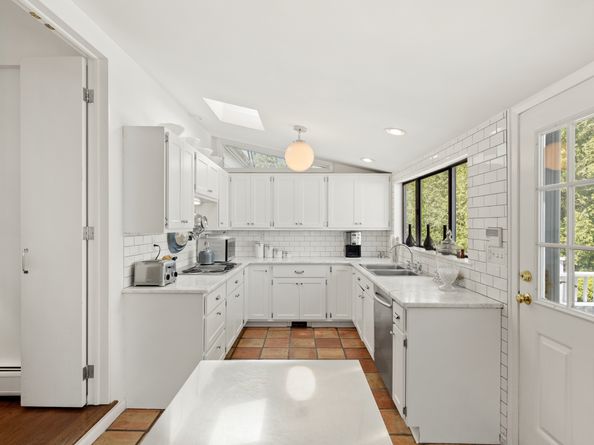 10 Twin Falls Lane, Westport CT 06880