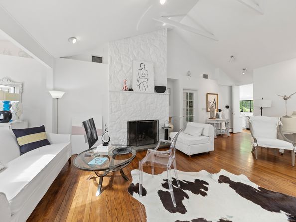 10 Twin Falls Lane, Westport CT 06880