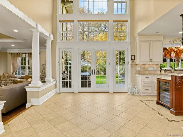 79 Comstock Hill Avenue, Norwalk CT 06850