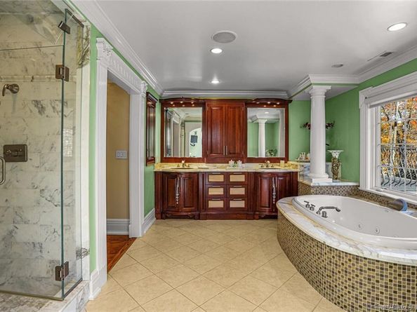 79 Comstock Hill Avenue, Norwalk CT 06850