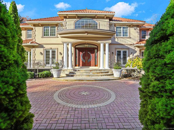 79 Comstock Hill Avenue, Norwalk CT 06850