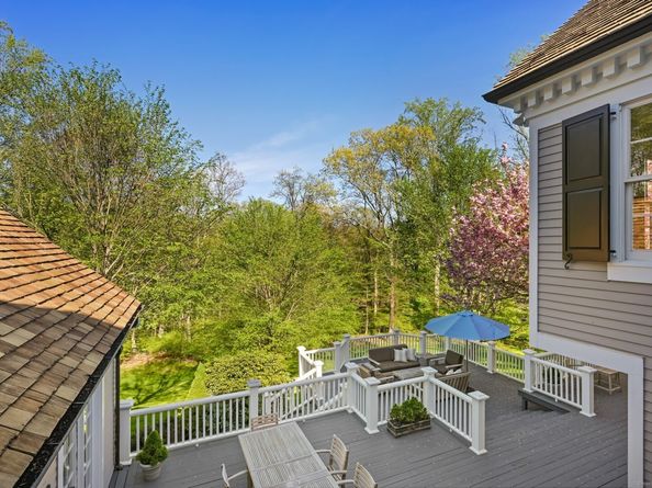 1187 Smith Ridge Road, New Canaan CT 06840
