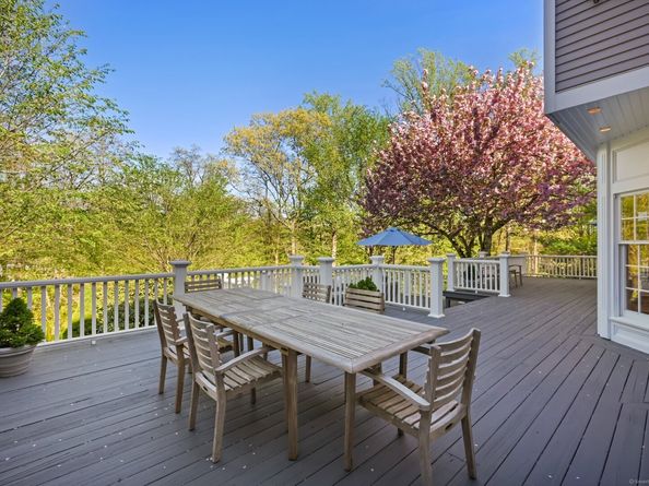 1187 Smith Ridge Road, New Canaan CT 06840