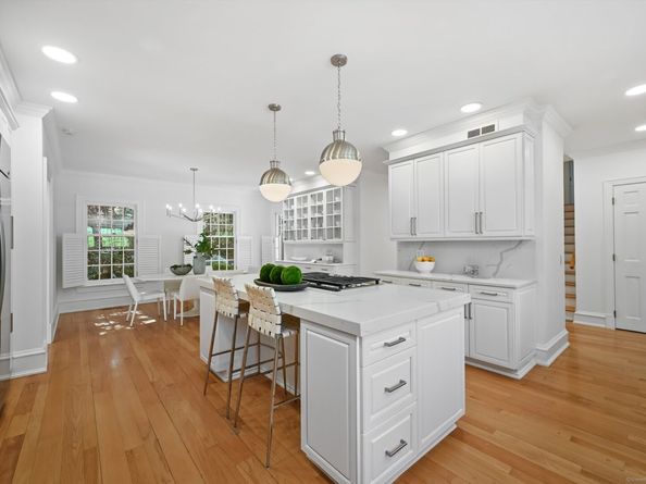 1187 Smith Ridge Road, New Canaan CT 06840
