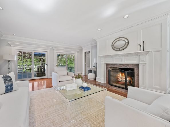 1187 Smith Ridge Road, New Canaan CT 06840