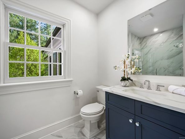 1187 Smith Ridge Road, New Canaan CT 06840