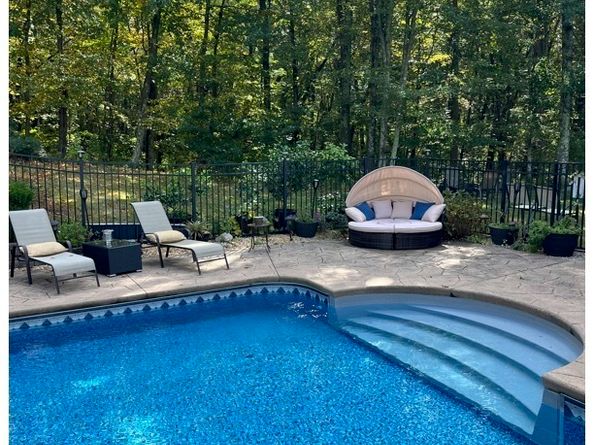20 Blanket Meadow Road, Monroe CT 06468