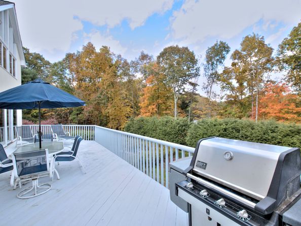 28 Old Orchard Drive, Weston CT 06883